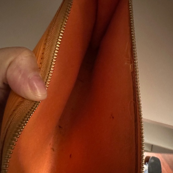AUTHENTIC Louis Vuitton Epi Leather Pochette Accessoires – Orange – Vintage - Picture 9 of 9